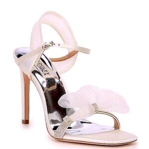 Badgley Mischka Jessica Satin rhinestone Heels Size 9.5 NWOB $225